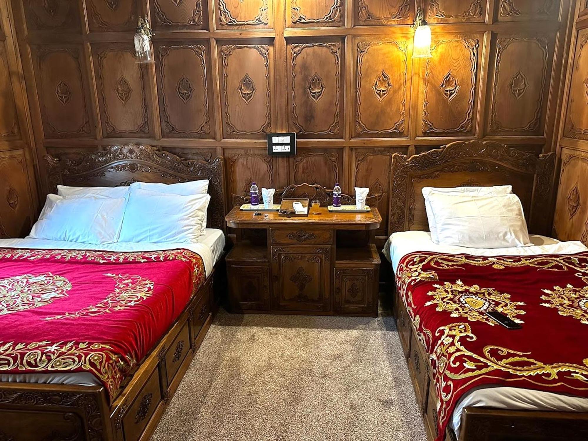 Mascot Houseboats Hotel Srinagar  Luaran gambar